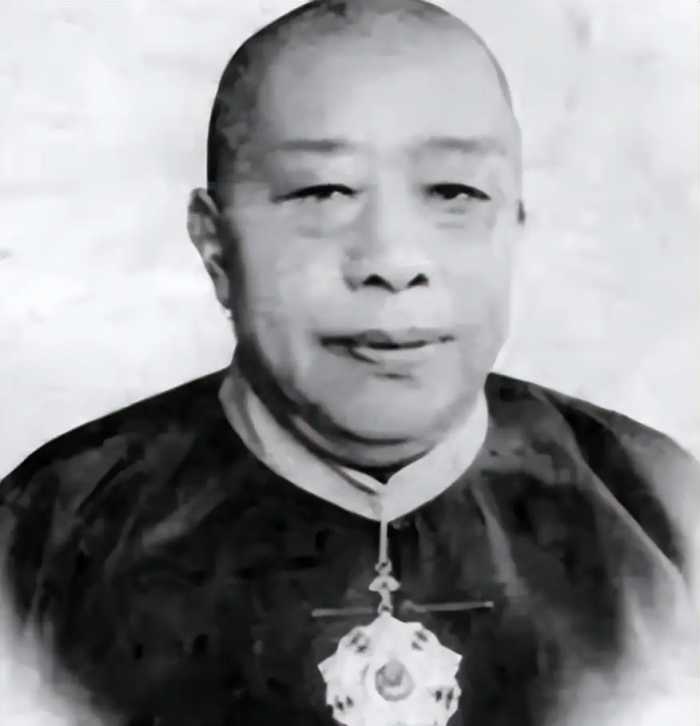 民国最传奇的老鸨：黄金荣前妻杜月笙恩人，81年104岁在上海去世