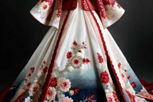 美哭了！这才叫中国新娘服！用语言都无法形容的美