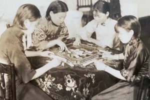 1965年 杜月笙的四姨太姚玉兰外出打牌 突然有一种无法...